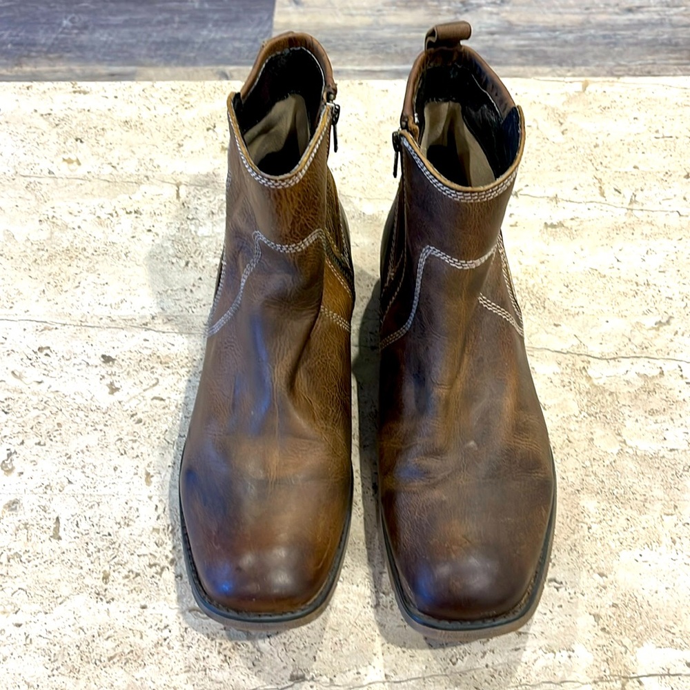 Bed Stu. Mens leather boots. Brown. Size 10.
